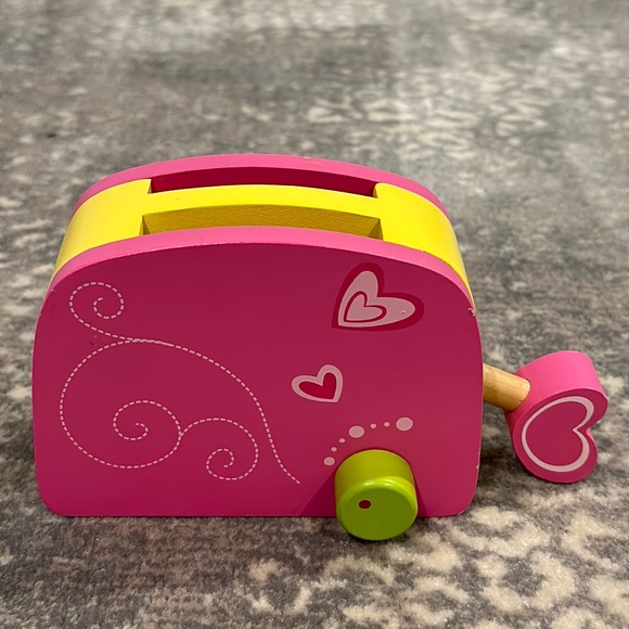 CLASSIC WORLD WOID TOASTER FOR A CHILDS KITCHEN - Picture 1 of 9